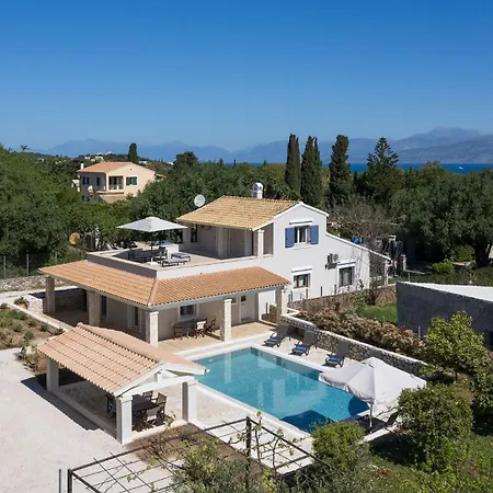Villa Armonia By Posarellivillas